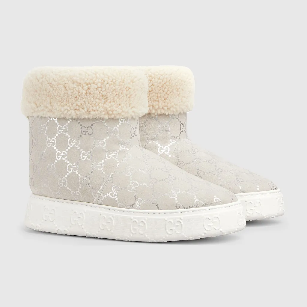 Boot With Merinos Trim