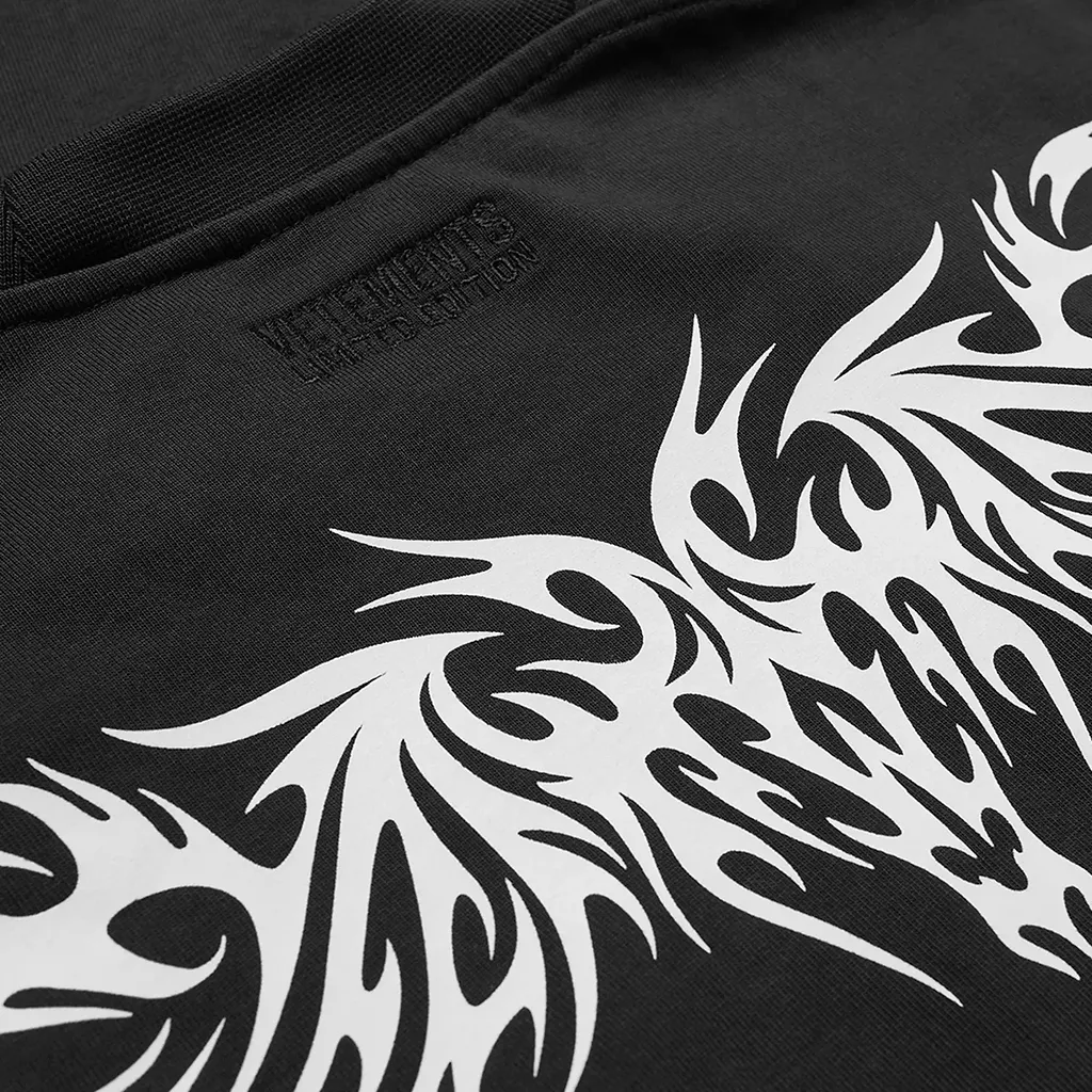GOTHIC TRIBAL LOGO LONGSLEEVE