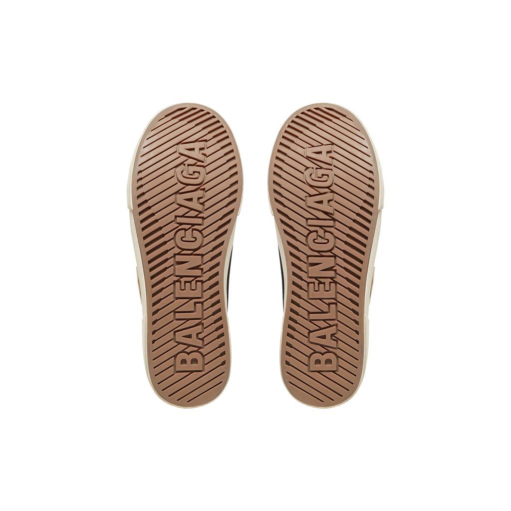 Paris Low Top Sneaker