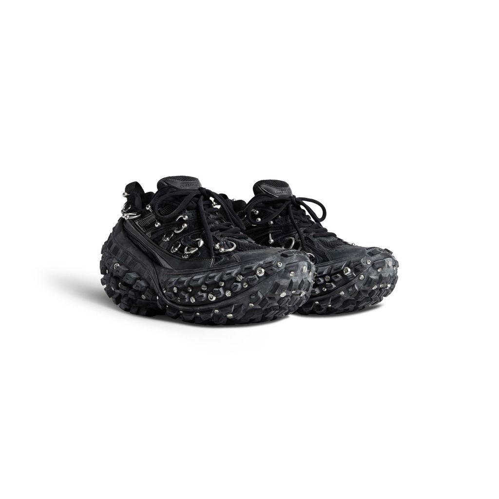Bouncer Screw Sneaker With Piercings 
