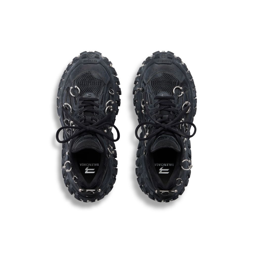 Bouncer Screw Sneaker With Piercings 