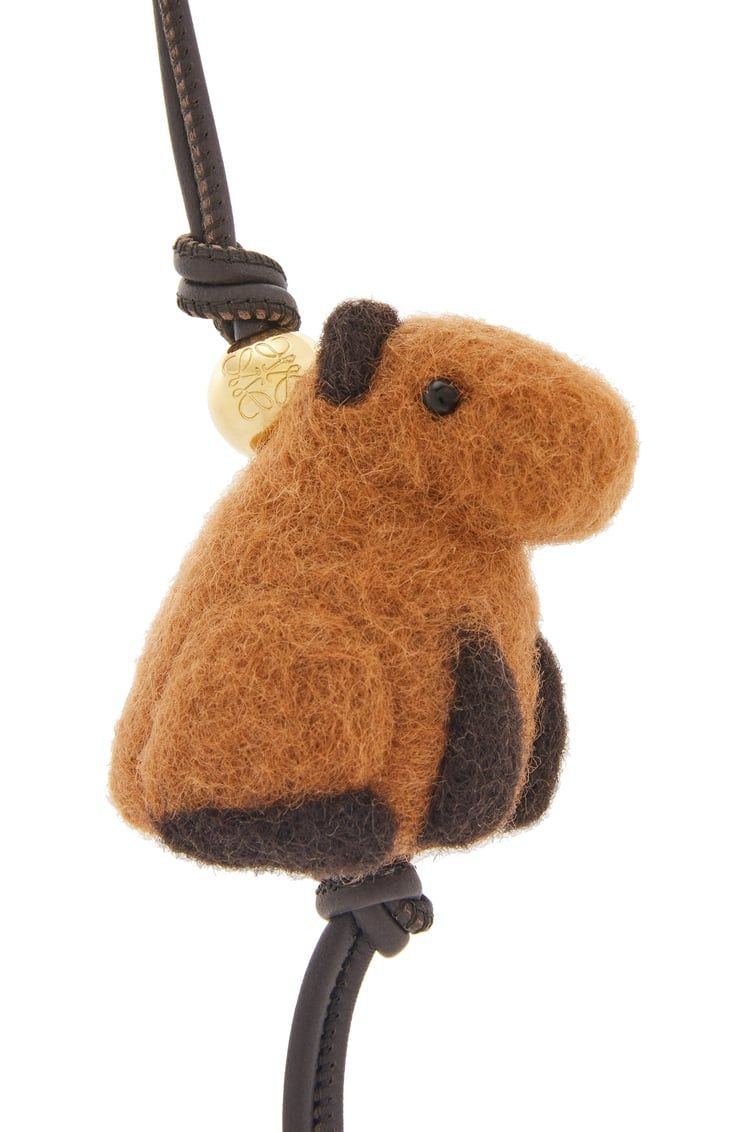 Capybara charm in felt and calfskin