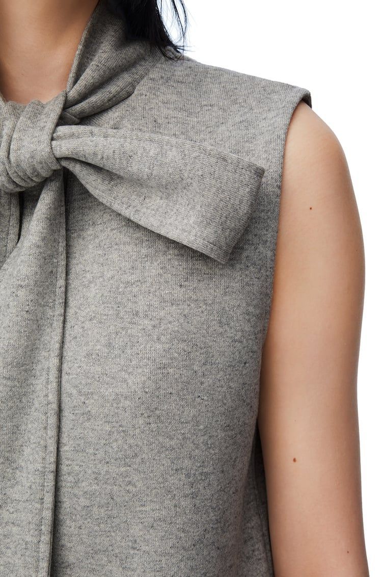 Bow top in wool and silk blend