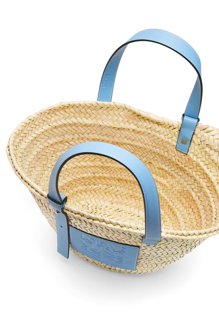 Basket bag in palm leaf and calfskin