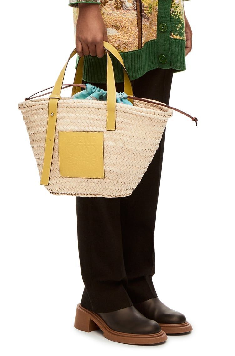 Basket bag in palm leaf and calfskin