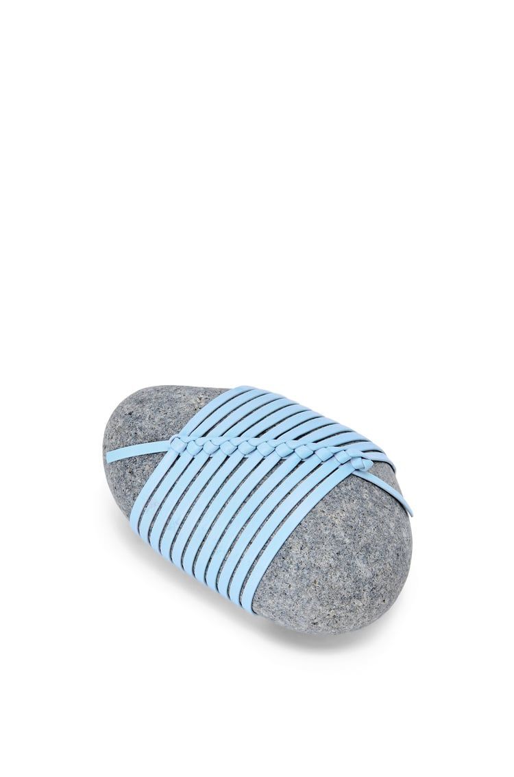 Se diagonal knot stone with calfskin