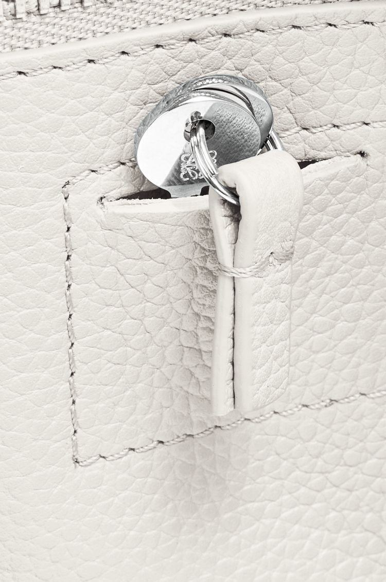 Amazona 23 bag in soft grained calfskin