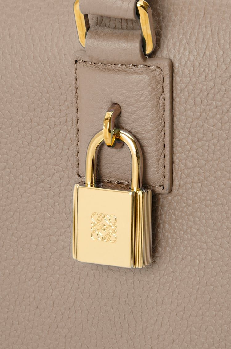 Amazona 28 bag in soft grained calfskin