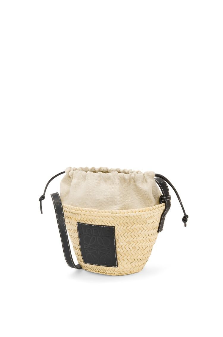 Drawstring bucket bag in palm leaf and calfskin