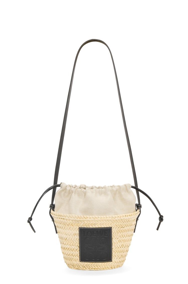 Drawstring bucket bag in palm leaf and calfskin