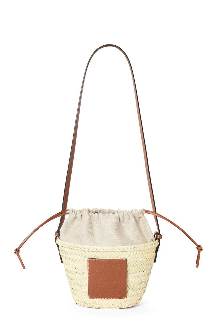 Drawstring bucket bag in palm leaf and calfskin
