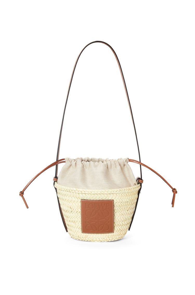 Drawstring bucket bag in palm leaf and calfskin