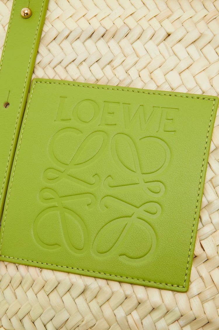 Basket bag in palm leaf and calfskin