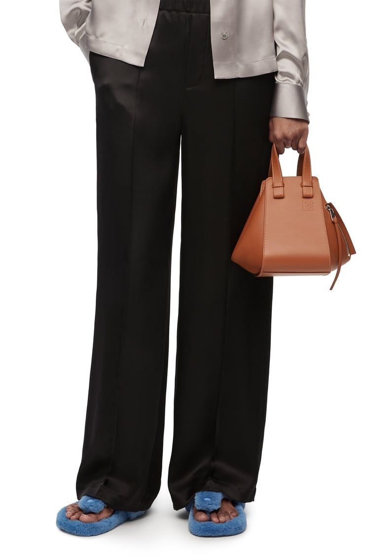 Compact Hammock bag in classic calfskin