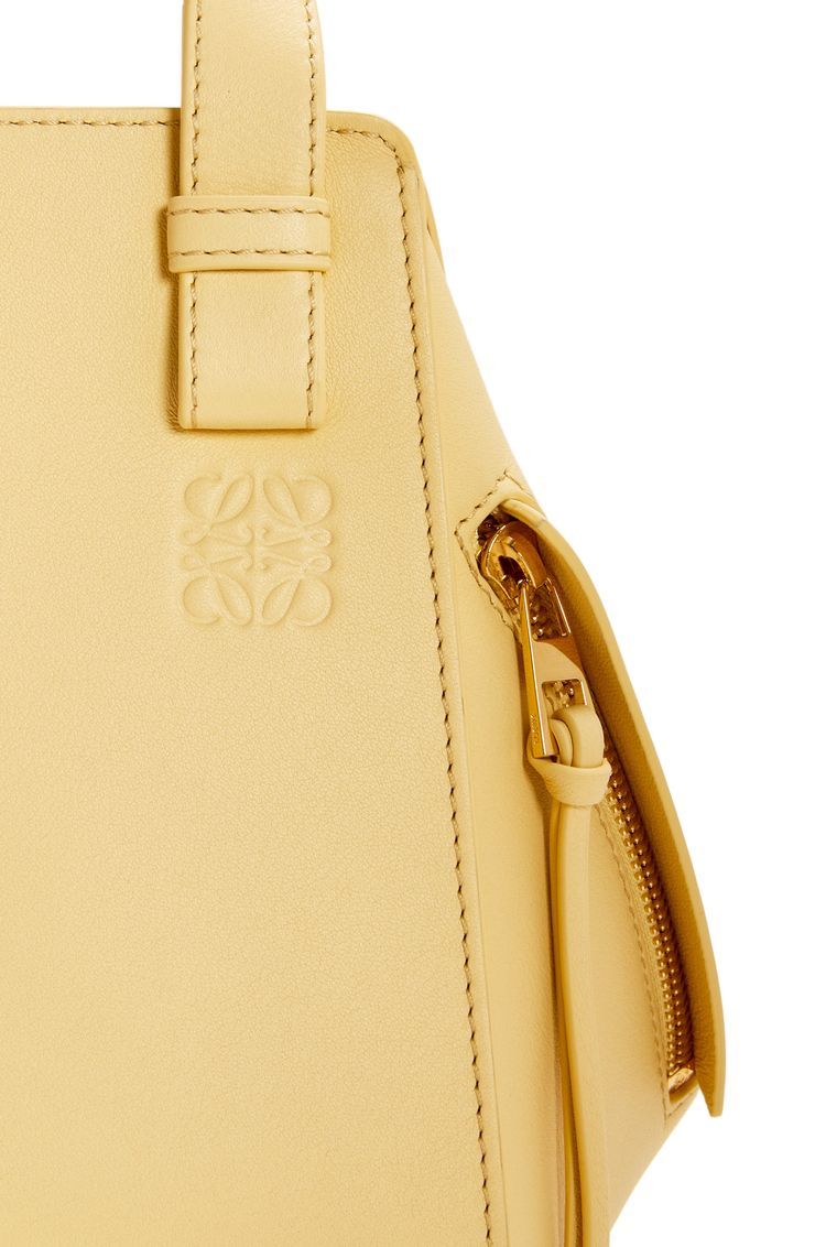Compact Hammock bag in classic calfskin