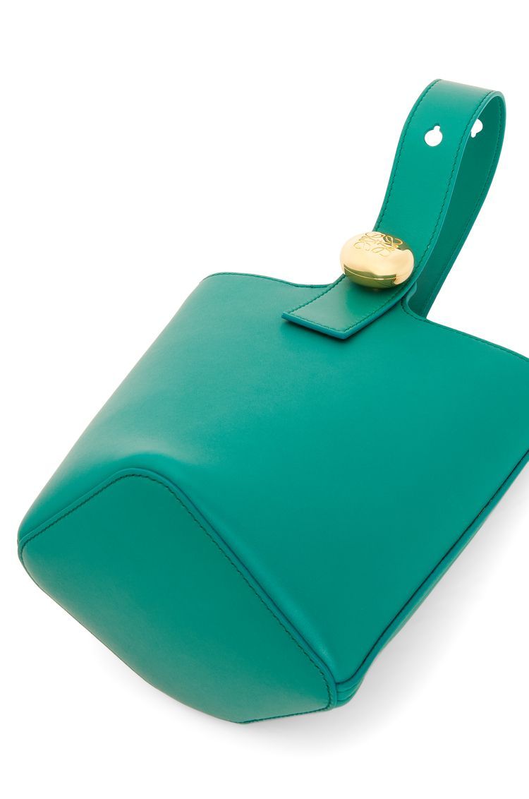 Mini Pebble bucket in mellow calfskin
