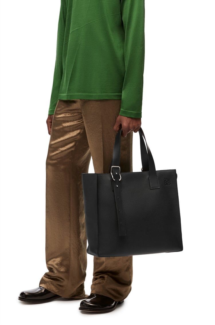 Buckle Horizontal Tote in classic calfskin