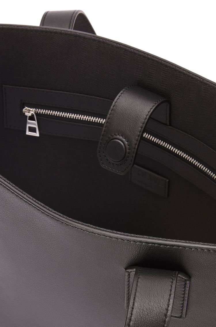 Buckle Horizontal Tote in classic calfskin