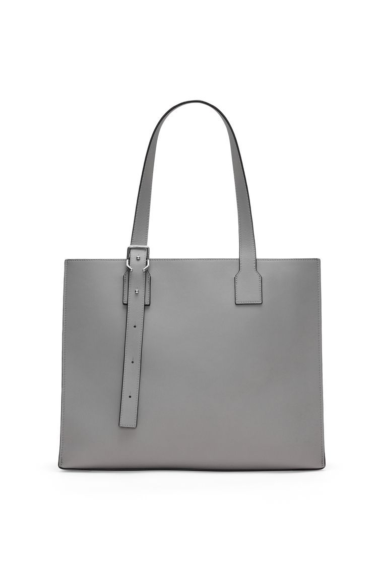Buckle Horizontal Tote in classic calfskin
