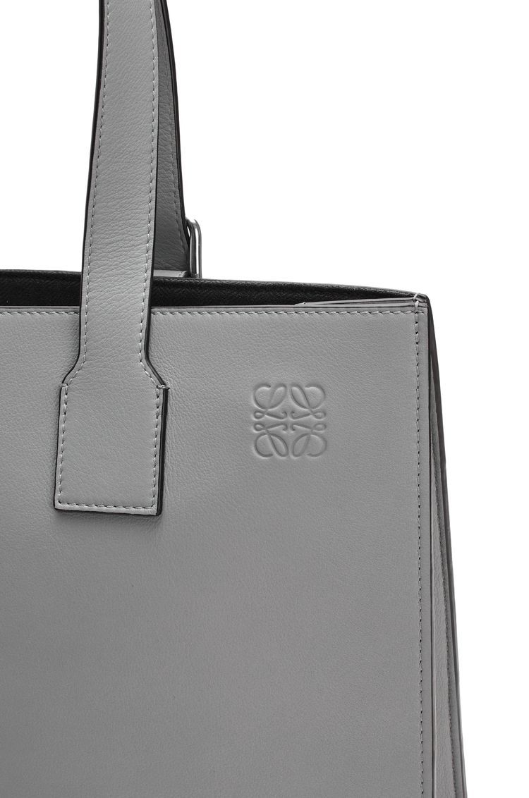 Buckle Horizontal Tote in classic calfskin