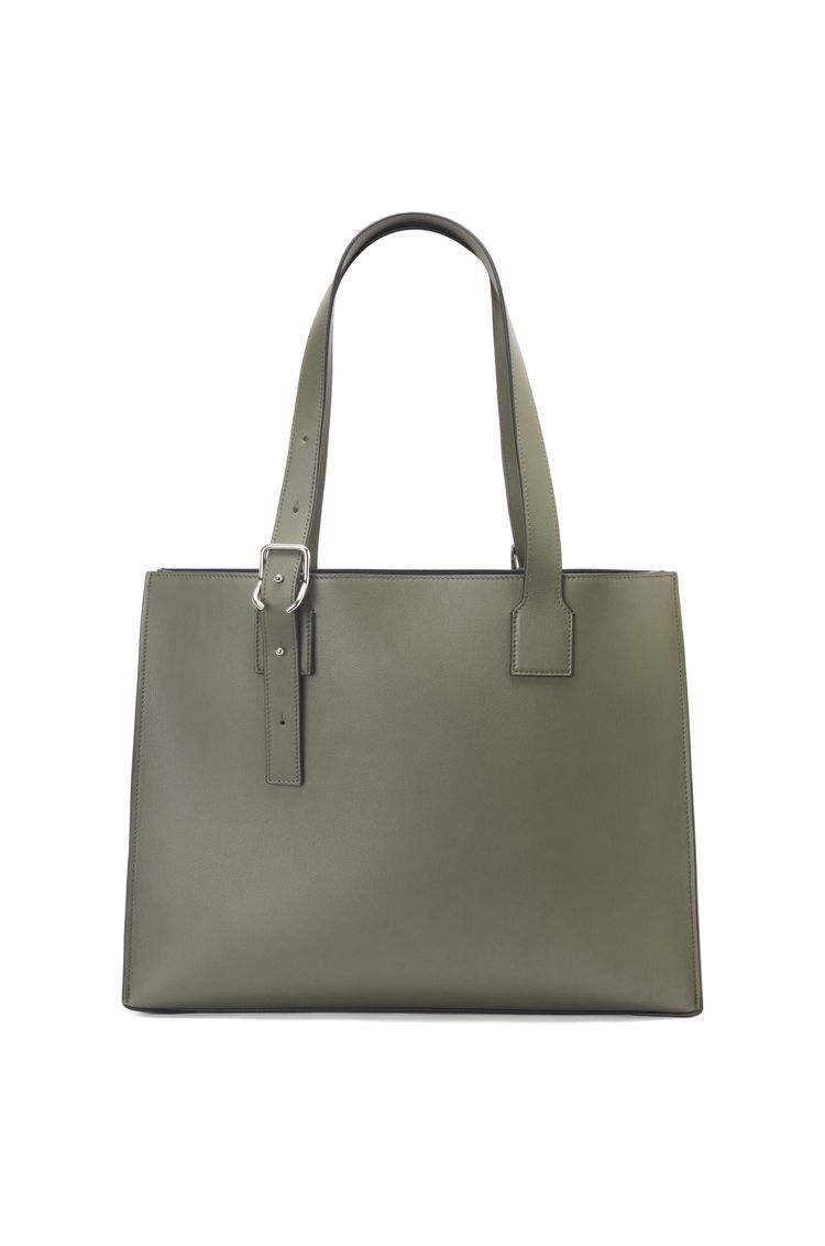 Buckle Horizontal Tote in classic calfskin