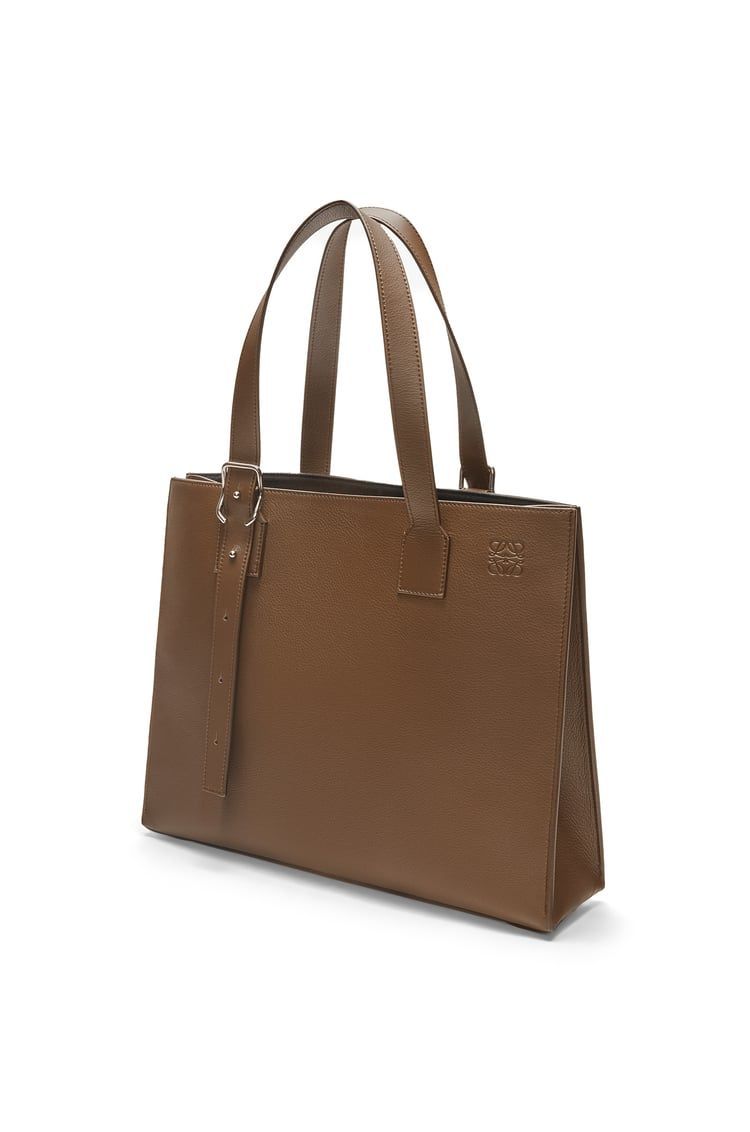 Buckle Horizontal Tote in classic calfskin
