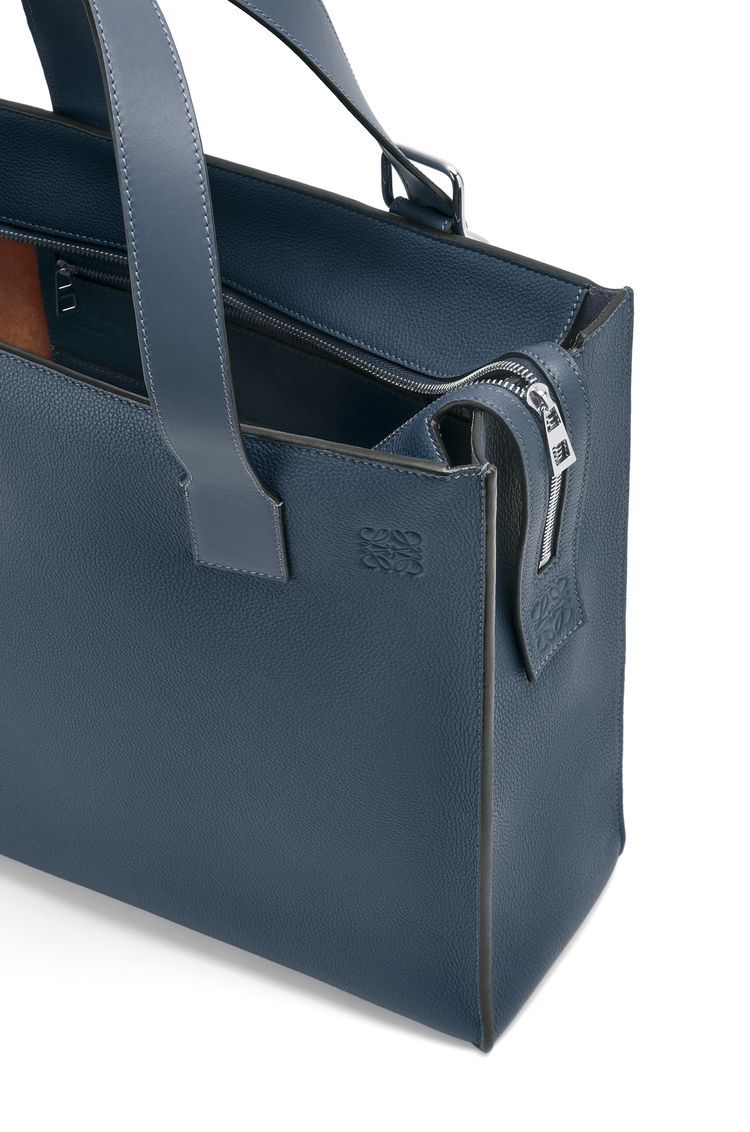 Buckle Zip tote in soft grained calfskin