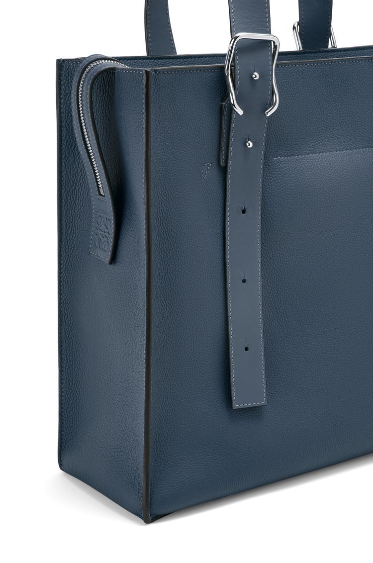 Buckle Zip tote in soft grained calfskin