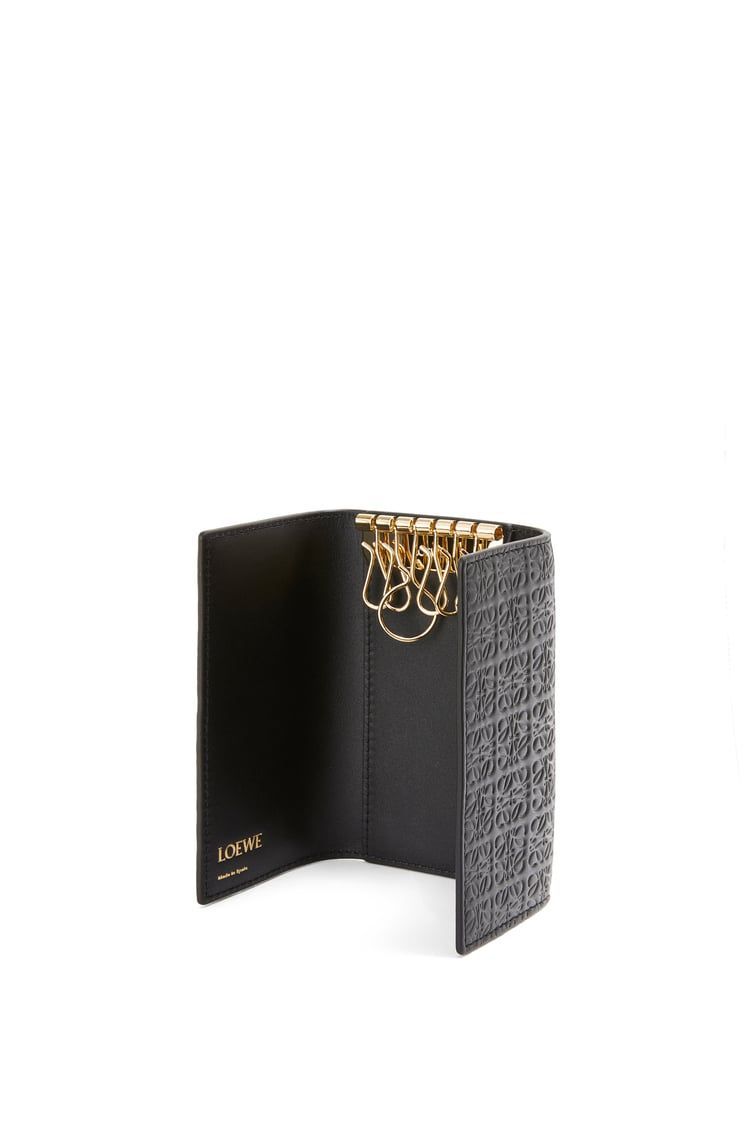 Repeat key case in embossed silk calfskin