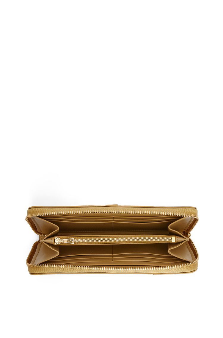 Puzzle zip around wallet in classic calfskin