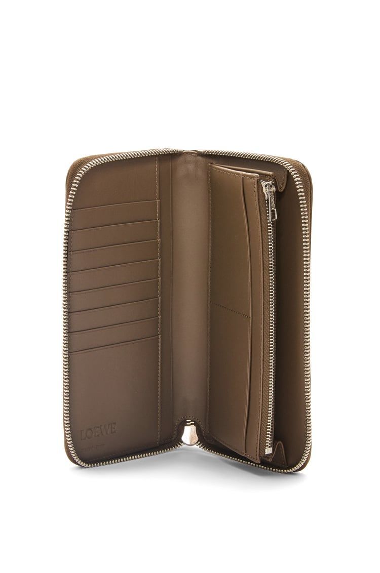 Puzzle zipped open wallet in classic calfskin