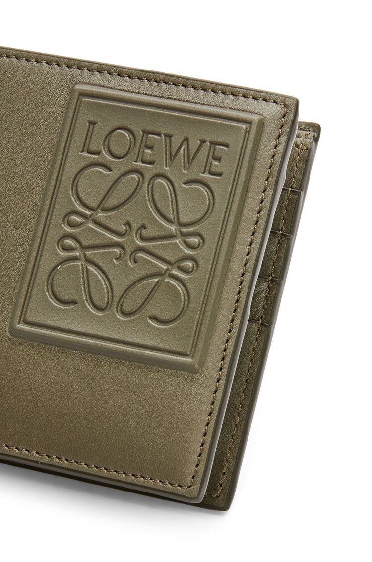 Bifold wallet in satin calfskin