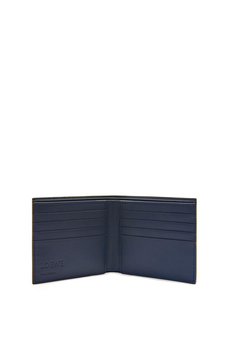 Bifold wallet in satin calfskin