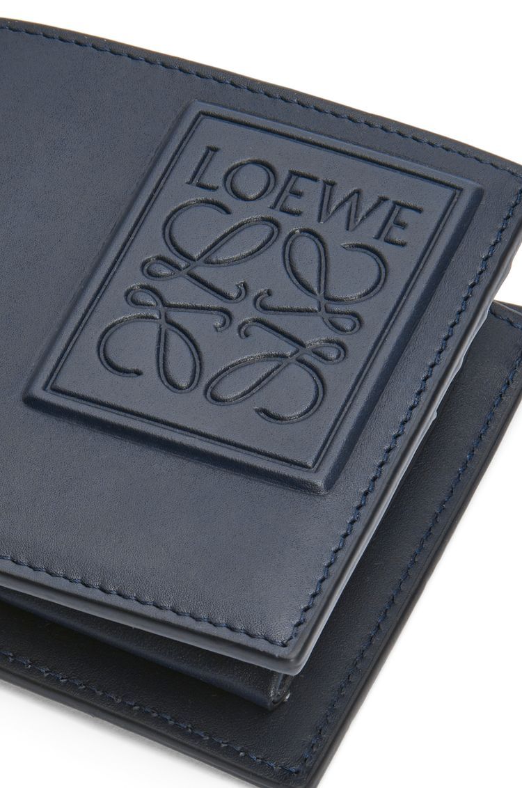 Bifold wallet in satin calfskin