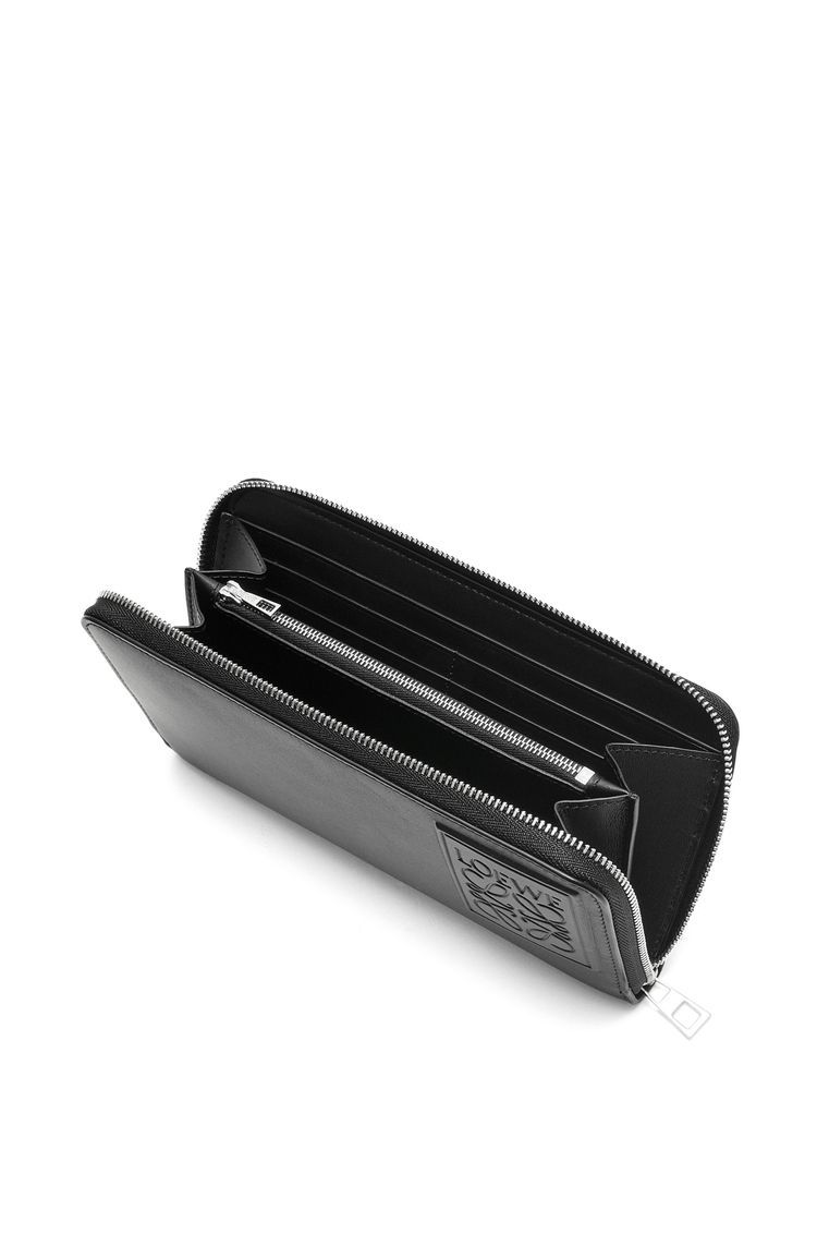 Zip around wallet in satin calfskin