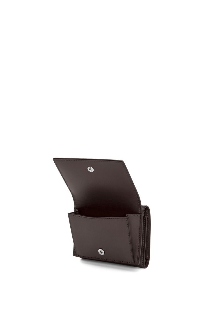 Trifold wallet in satin calfskin