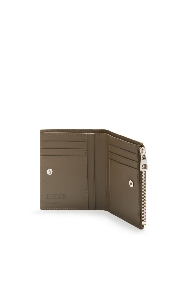 Slim compact wallet in shiny calfskin