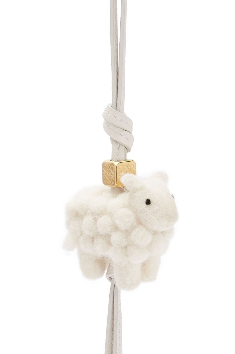 Sheep charm in felt and calfskin