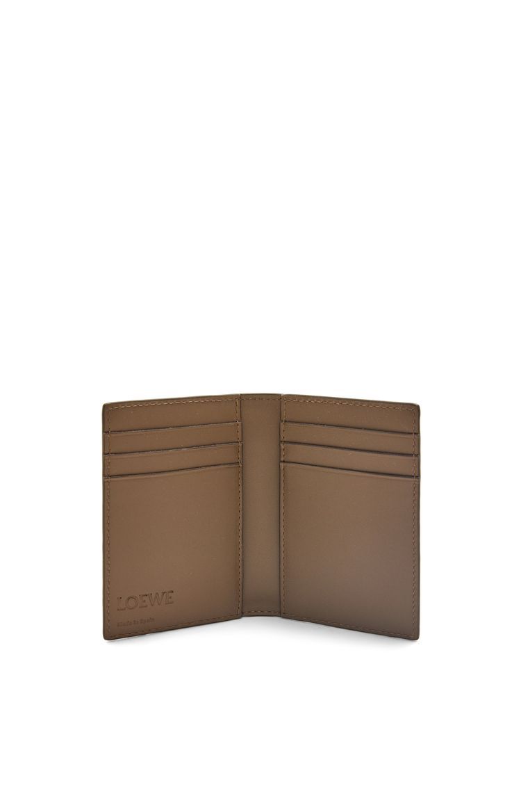 Bifold cardholder in soft grained calfskin