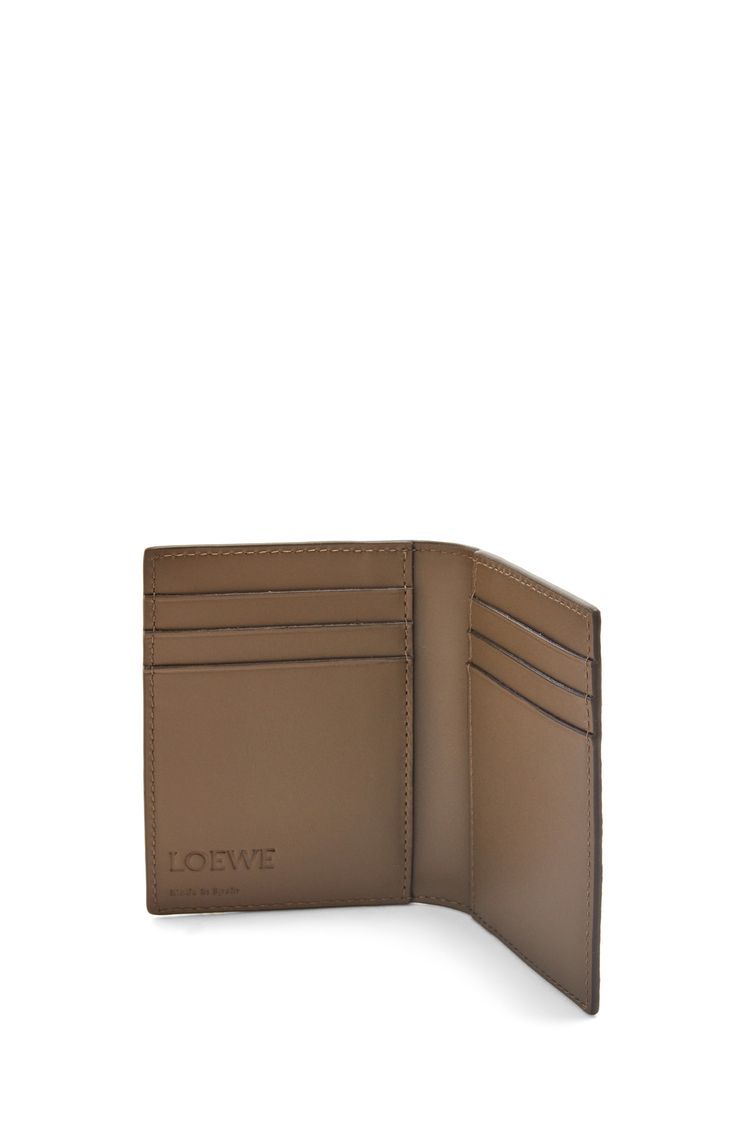 Bifold cardholder in soft grained calfskin
