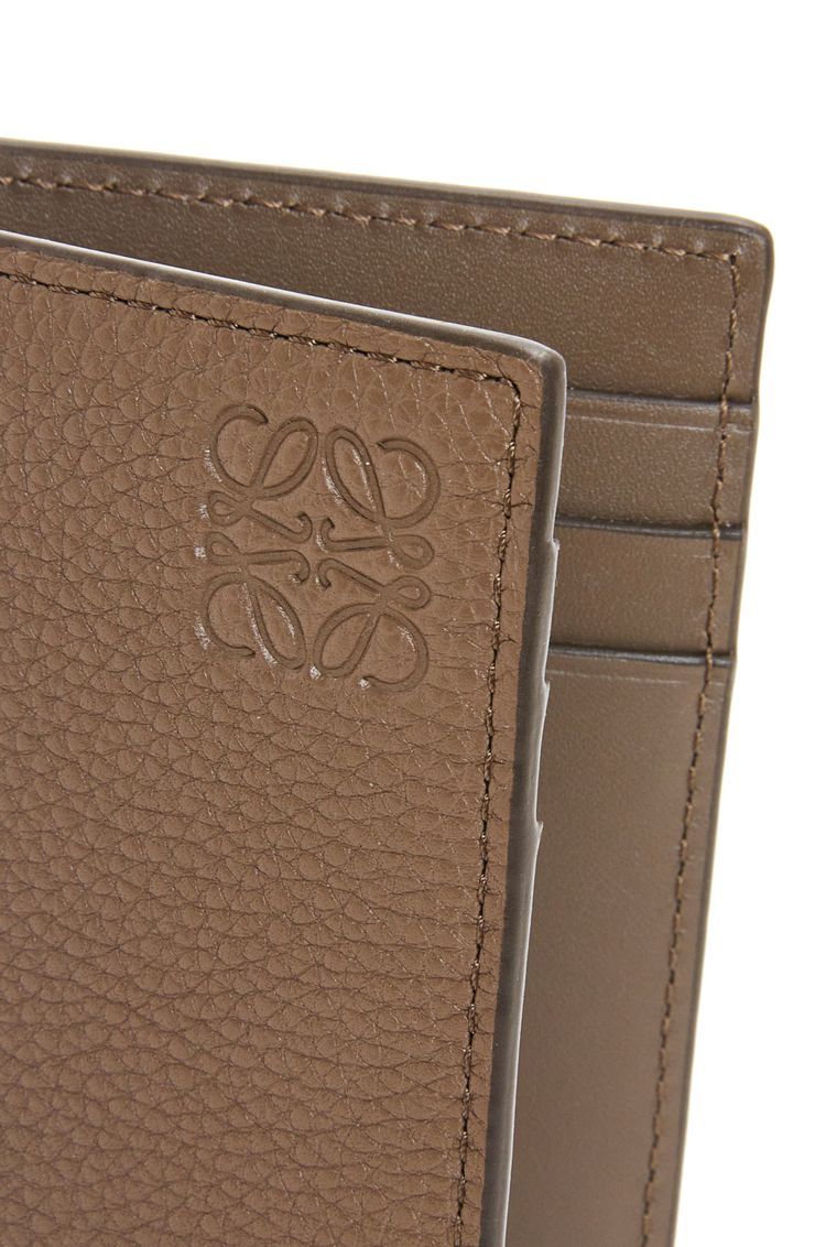 Bifold cardholder in soft grained calfskin