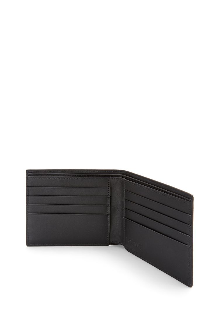 Bifold wallet in soft grained calfskin