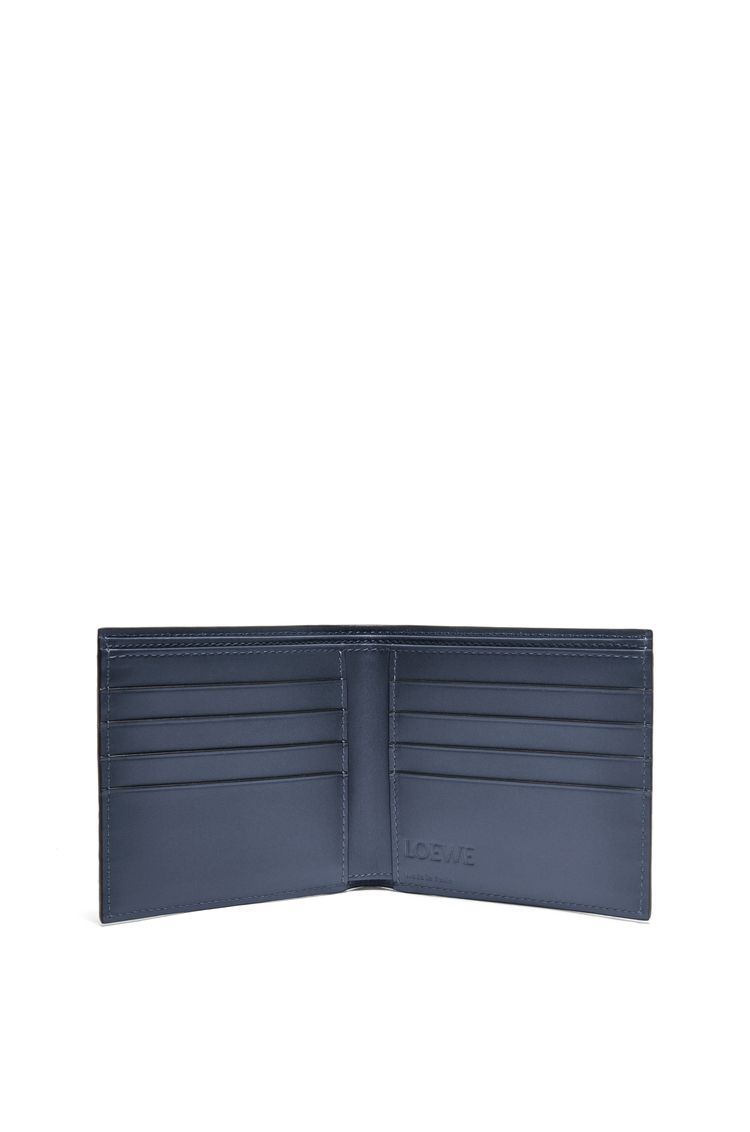 Bifold wallet in soft grained calfskin