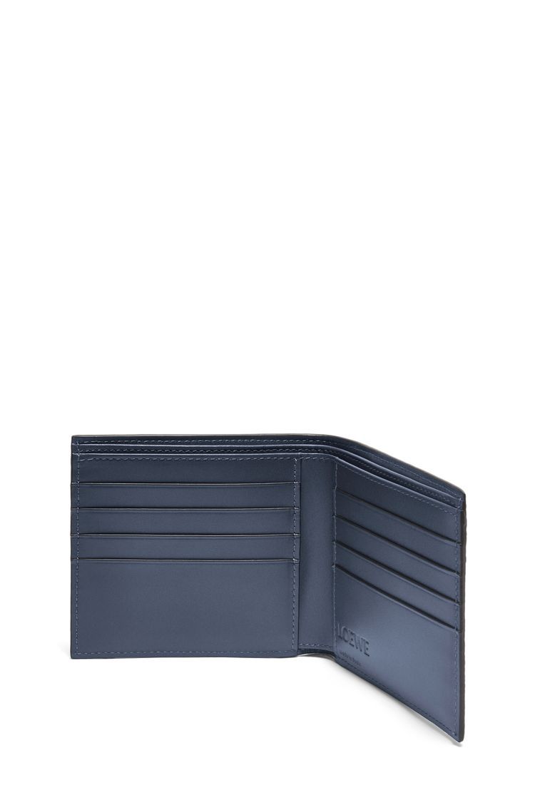 Bifold wallet in soft grained calfskin