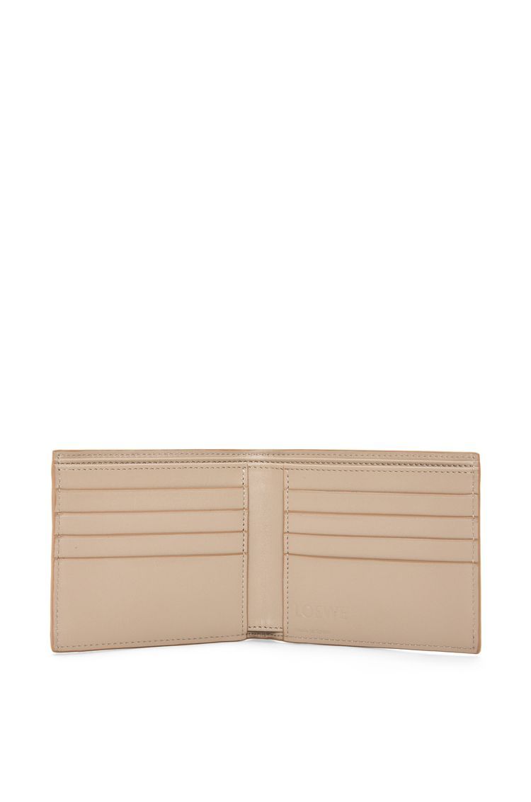 Bifold wallet in soft grained calfskin
