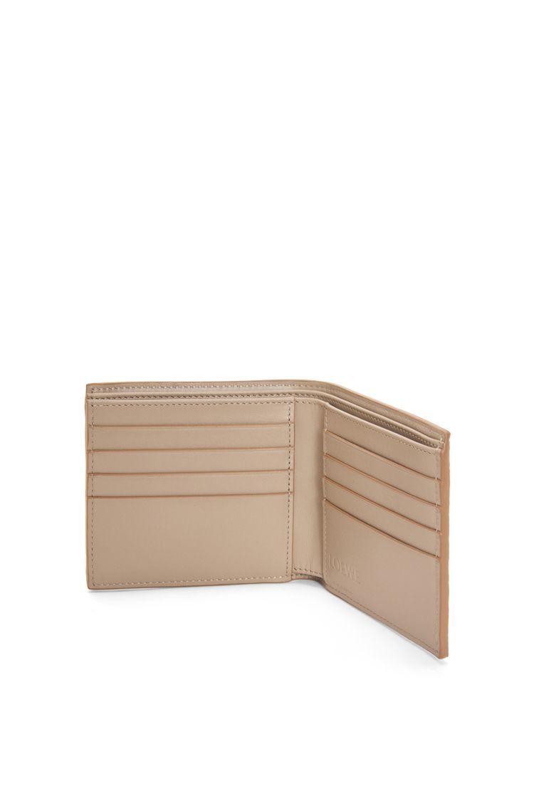 Bifold wallet in soft grained calfskin