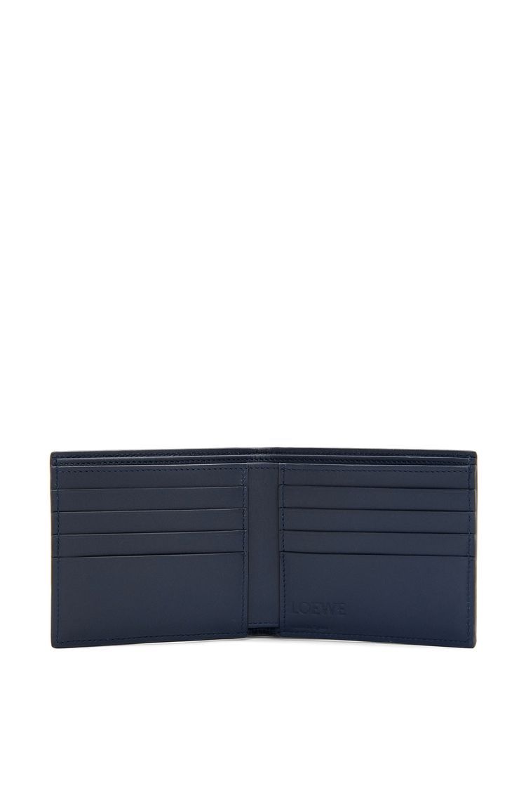 Bifold wallet in soft grained calfskin