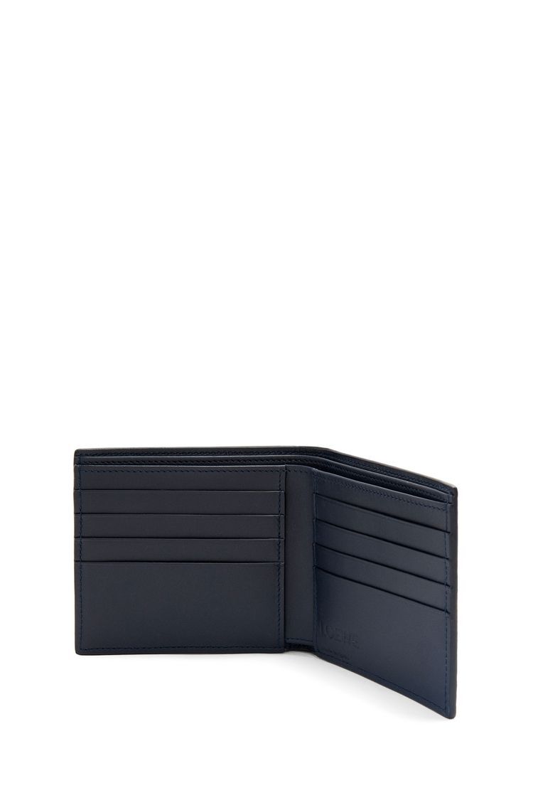 Bifold wallet in soft grained calfskin