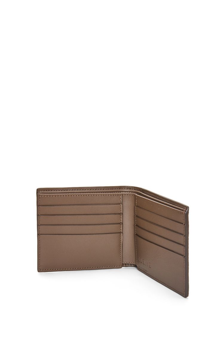 Bifold wallet in soft grained calfskin