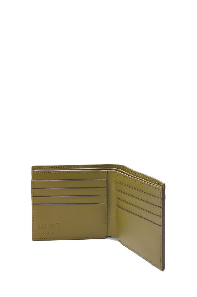 Bifold wallet in soft grained calfskin